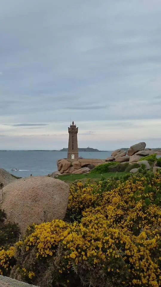 Viala Alain Villa Perros-Guirec Fransa