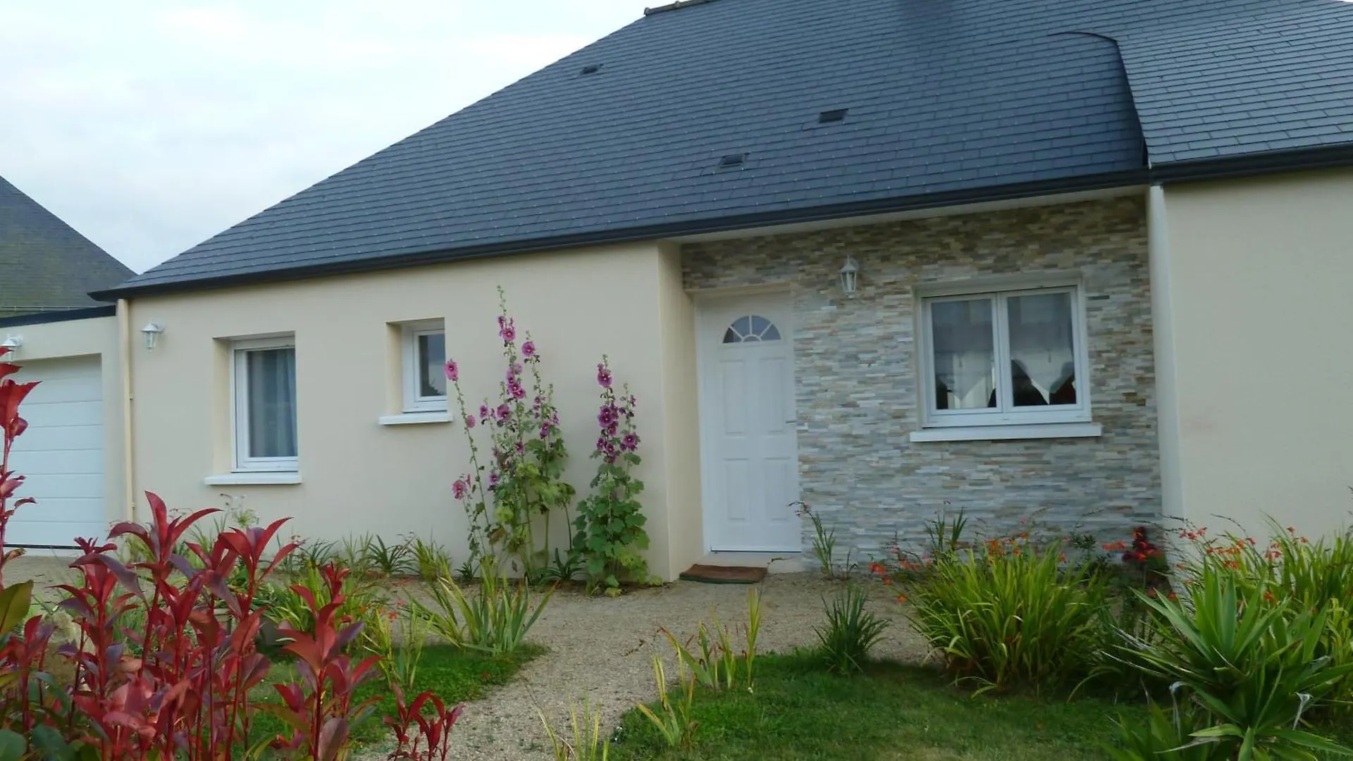 Viala Alain Villa Perros-Guirec Fransa